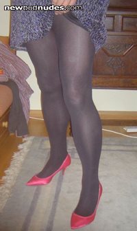 Had a friend visit she liked showing of her legs