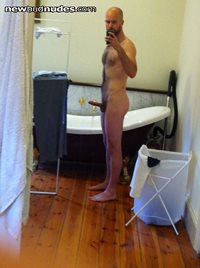 The phone cam doesn't focus as good as his ass.