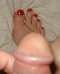 love cumming on my toes