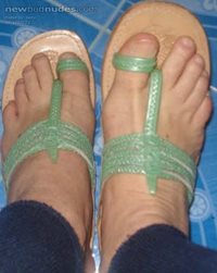 green toeloop thongs! love them!