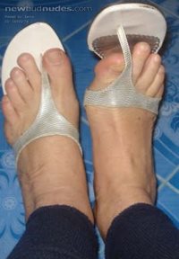 silver toepost thong sandals!
