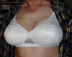 My favorite lace bra.  I love wearing it. Do you like it???  It's a 42C.  