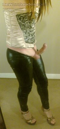 Lucy in basque top, leggings and high heels!!!