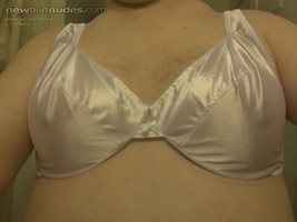 How do you like this bra??  I know, I need to shave...but otherwise?