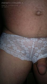 a friends daughters little white shorts