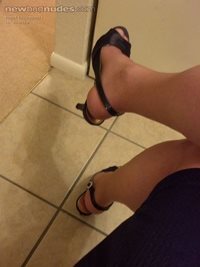 Love cum tributes to my hose and heels...send me some please