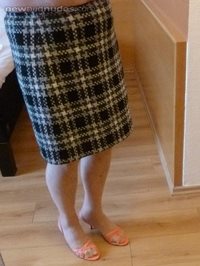 Trying new skirt with my pink heels