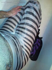Striped tights in the bath...