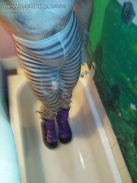 Striped tights in the bath...