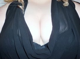 showing more big cleavage 3