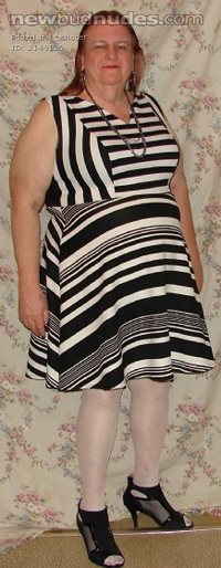 2nd of my black/white. I know horiz stripes on my size.