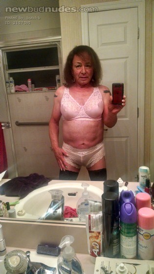 Anybody want to cum over and play!