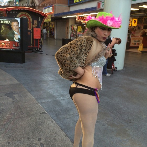 a friendly guy I like taking a picture of in down town vegas