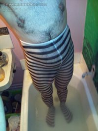 Getting all soapy and wet in my hooped tights just before cumming loads in ...