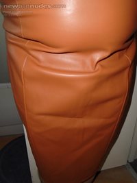 tan leather pencil skirt