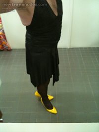 slipping into my borrowed dress in the ladies room at work, how dose it loo...