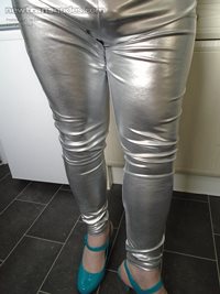 the return of the silver pvc leggings :)